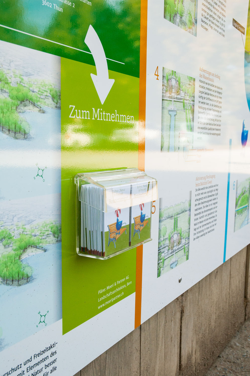 Prospektspender an der Informationstafel
